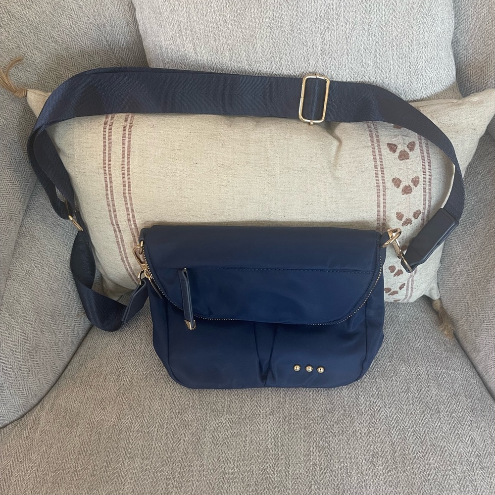 Tilly crossbody bag from Pretty Simple in Navy NWOT - Picture 4 of 6